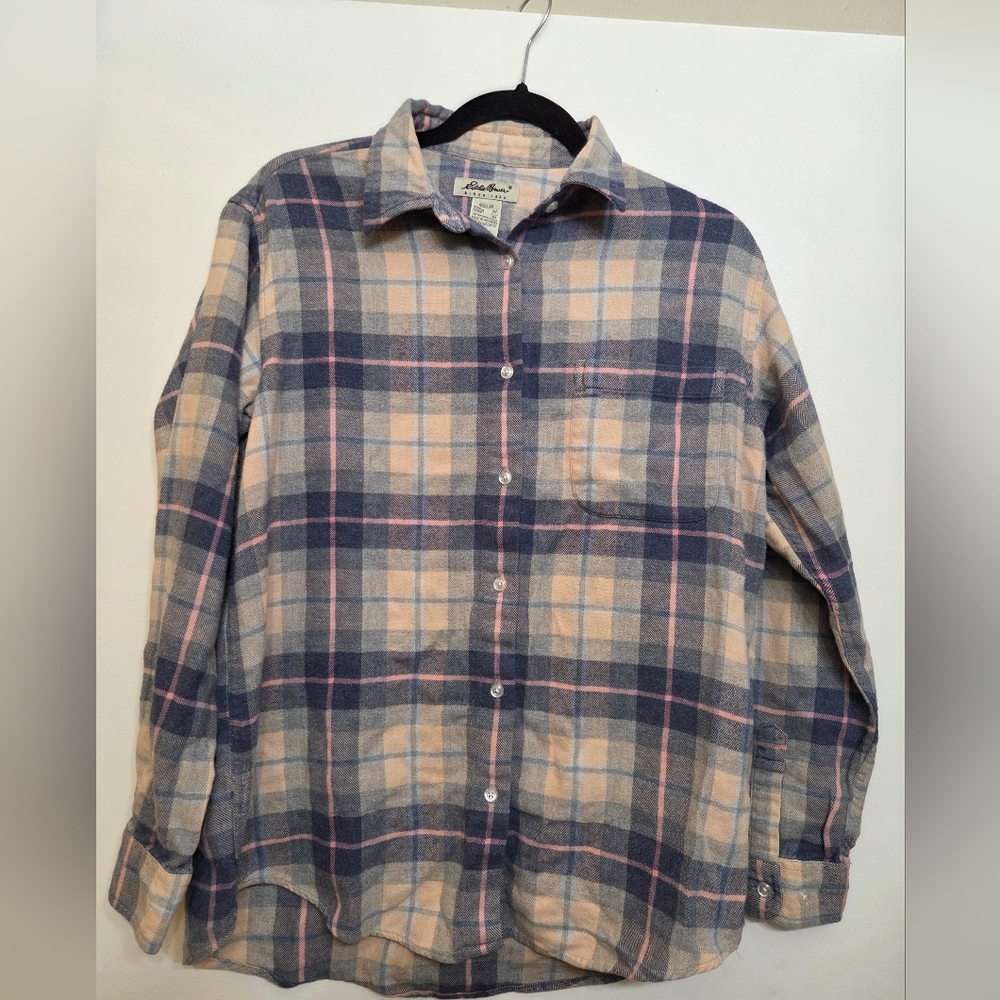 Eddie Bauer Women's Medium Flannel Shirt Gray Pink Plaid Button Up Long Sleeve